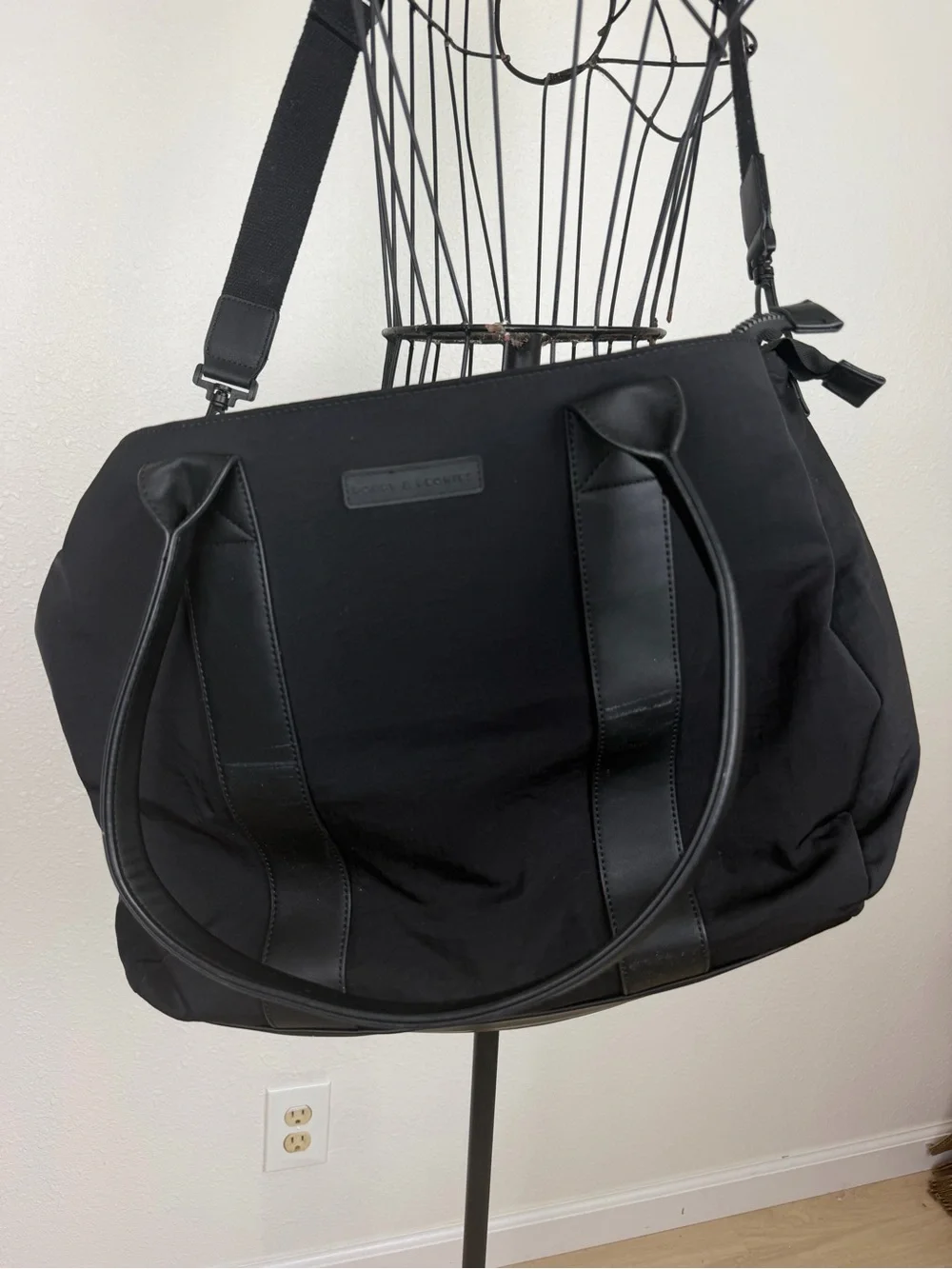 POPPY & PEONIES Black Daily Tote Carry On Travel Bag Large